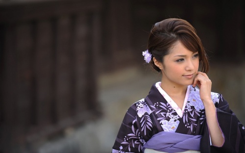 Kepompong ulat sutra, senjata baru lawan keriput yang sempat dipakai oleh para geisha