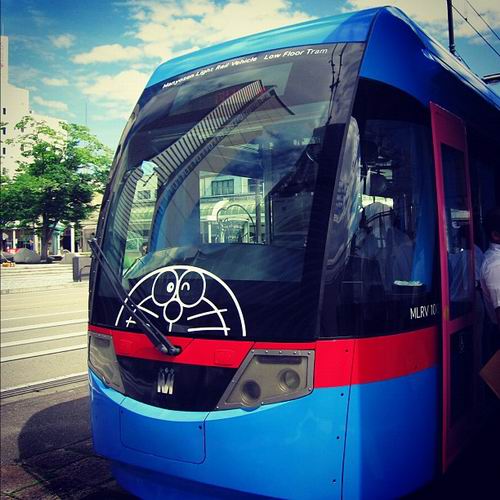 doraemon-tram-japan