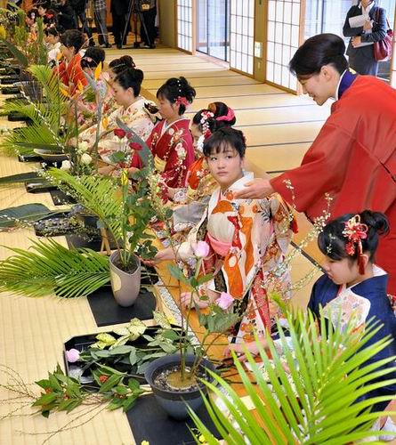 1500-japanese-ikebana-flower-arranging-ceremony-2013