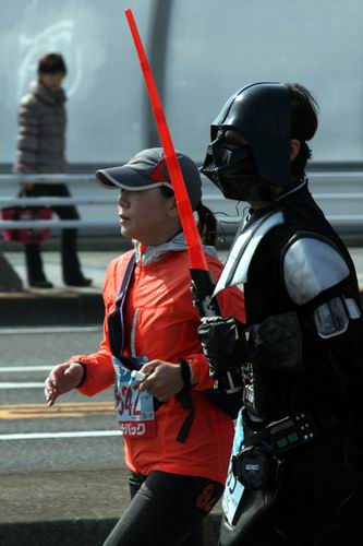 Kostum-kostum unik di Tokyo Marathon