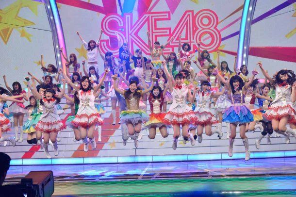 Behind-the-Scenes-at-SKE48s-Kohaku-Uta-Gassen-Rehearsal-9