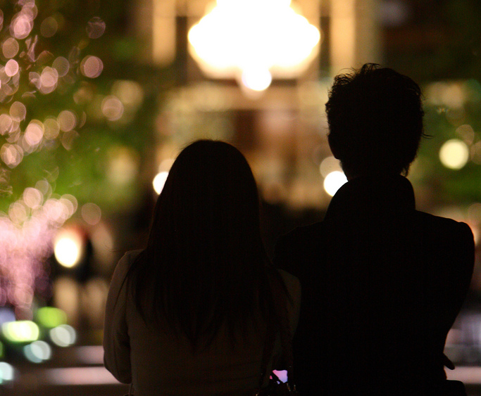 japan-couple-christmas-romantic