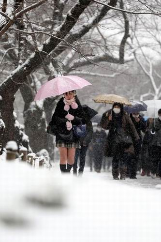 Jepang diselimuti salju terdahsyat setelah 13 tahun