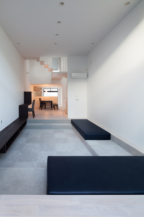 House-in-Fukasawa-by-LEVEL-Architects (4)