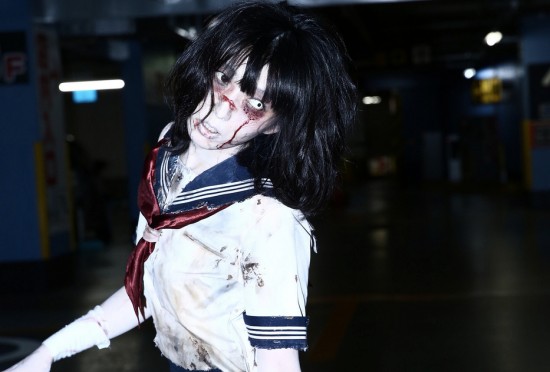 Zombie_Idol__Haunts_Tokyo_Streets-6-550x372