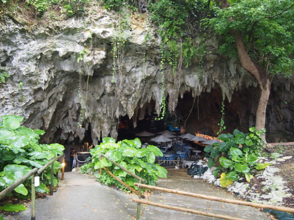 cave-cafe-di-jepang_663_382 (2)