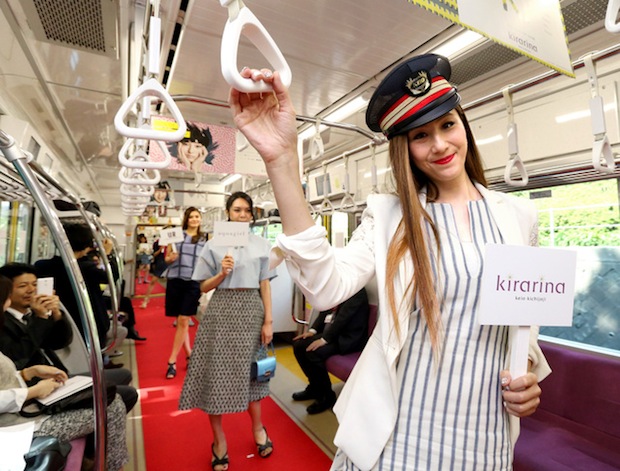 kirarina-fashion-show-train-keio-inokashira-line-tokyo-3