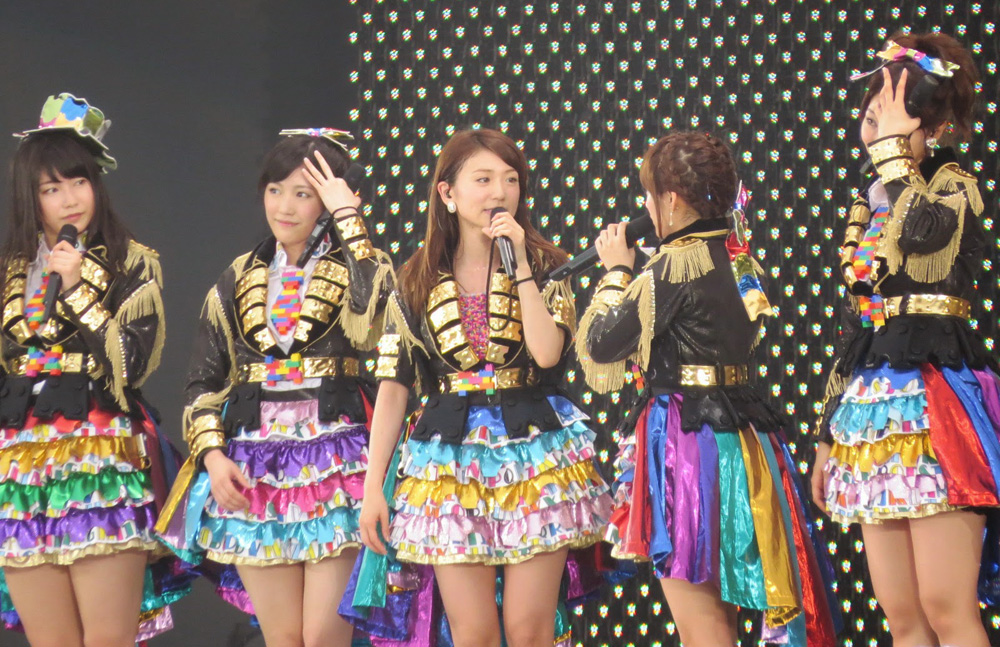 Oshima-Graduates-AKB48-07