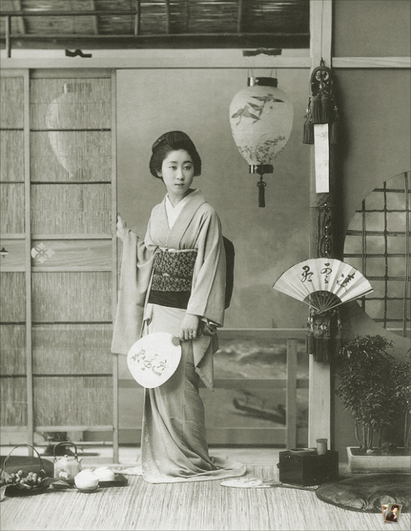 Melihat Cantiknya Para Geisha Lewat Kontes Kecantikan Pertama di Jepang
