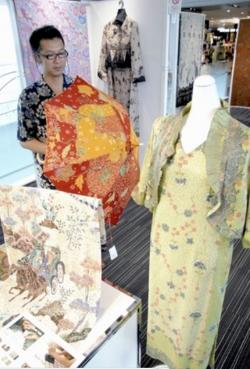 Orang Jepang pun Suka Batik Indonesia