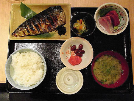 14 Makanan Populer yang Ada di Restoran Jepang