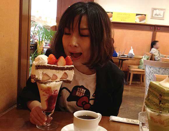 Es Krim Parfait Asal Jepang Ini Bikin Ngiler Dengan Topping Cakenya