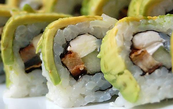 Liburan, Yuk Bikin Sushi Roll Sendiri!