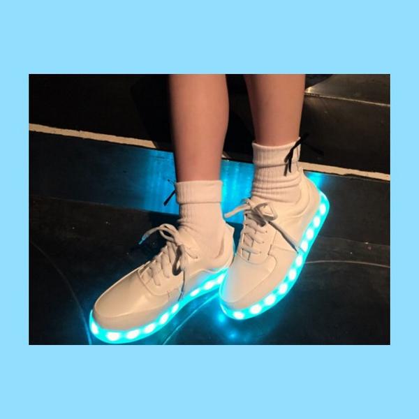 Sepatu LED kini jadi trend fashion terbaru di Jepang