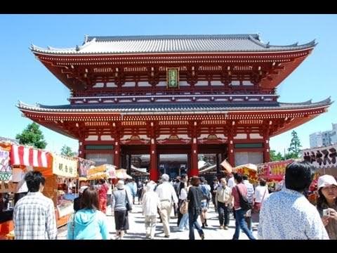 Wow! Kuil Sensoji di Tokyo Punya Lampion Raksasa 670 Kg!