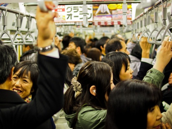 Risiko Naik Kereta di Tokyo (3)