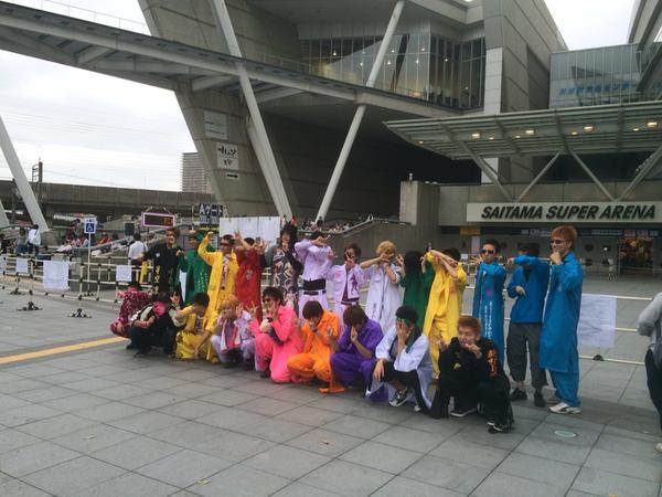 Para penggemar Love Live berkostum ala geng motor Jepang di acara Animelo Summer 2015