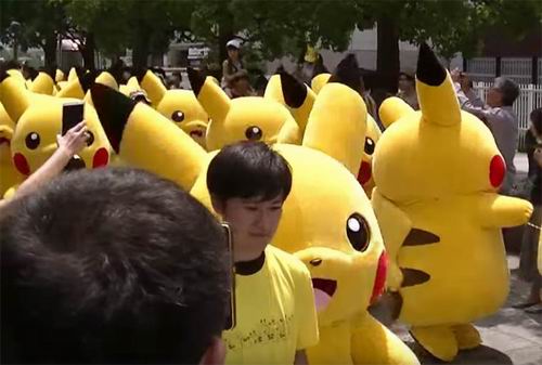 Pasukan Pikachu kembali menyerbu Yokohama dalam Pikachu Outbreak 2015! (2)