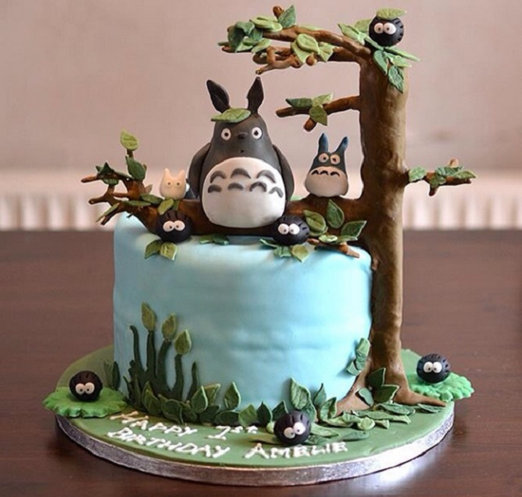 Beri Sentuhan Ghibli pada Hari Ulang Tahunmu dengan Kue-Kue Imut Bertema Totoro Berikut Ini!