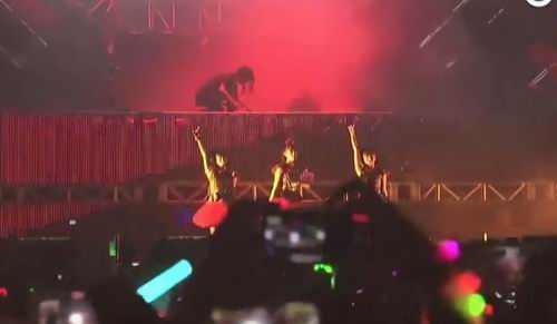 BABYMETAL tampil dengan SKRILLEX di acara ULTRA JAPAN Electronic Music Festival (2)