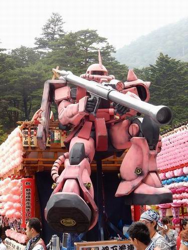 Kuil portable Zaku (Gundam) tampil pada festival tradisional di Jepang (2)