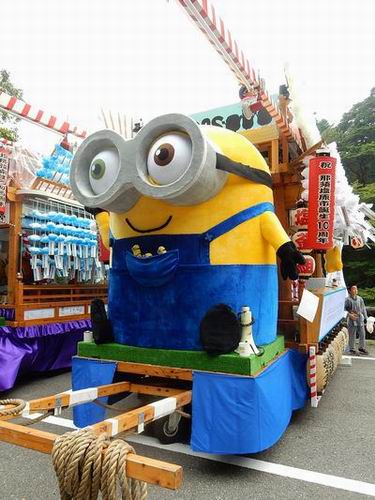 Kuil portable Zaku (Gundam) tampil pada festival tradisional di Jepang (5)