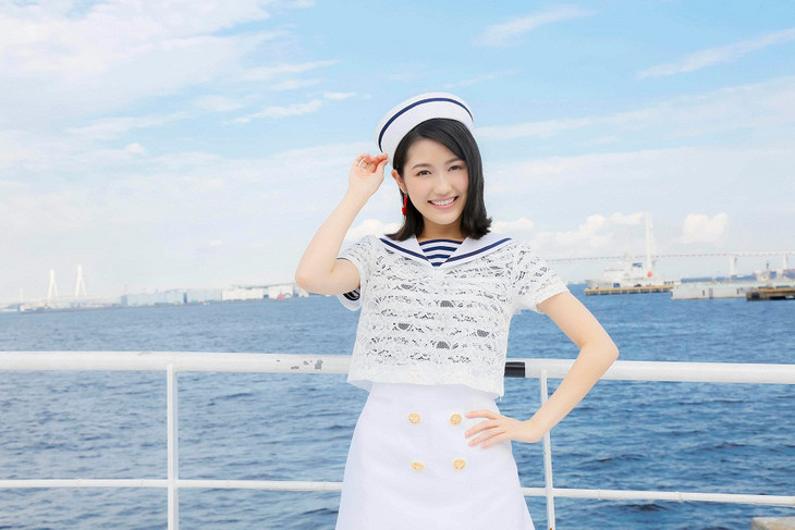 Mayuyu tampil di hadapan fans di atas kapal pesiar di Minato Mirai