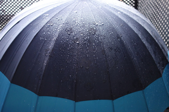 Motif 'Payung Ajaib' Produk Jepang Ini Hanya Terlihat Ketika Basah! 4
