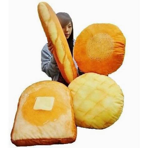 Roti-roti ini tampak lezat, tapi ini ternyata adalah tas dan bantal! (1)