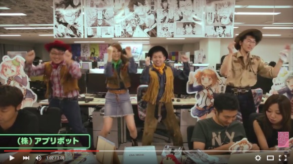 Beginilah Asiknya Saat Satu Kantor Kompak Menari 'Halloween Night' AKB48
