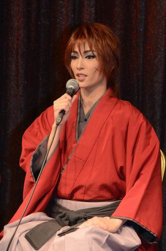 Drama musikal Rurouni Kenshin dari Takarazuka Revue tampilkan para pemerannya (13)