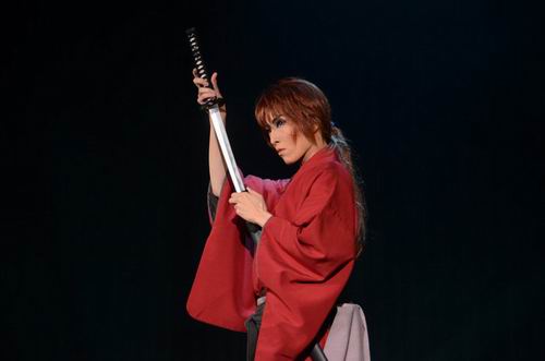 Drama musikal Rurouni Kenshin dari Takarazuka Revue tampilkan para pemerannya (3)