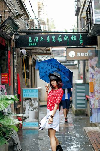 LiSA merilis photobook baru yang diabadikan di 5 kota di Asia (6)