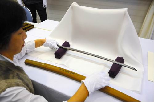 Pedang milik samurai legendaris, Ryoma Sakamoto, dipamerkan untuk pertama kalinya2