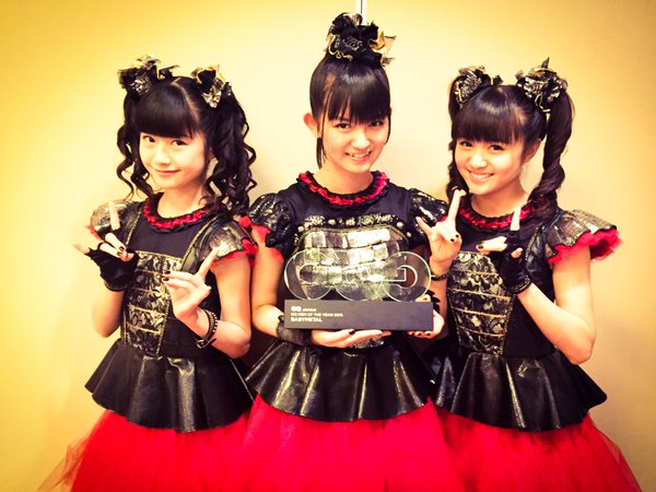 BABYMETAL memenangkan penghargaan khusus GQ Men of the Year 2015