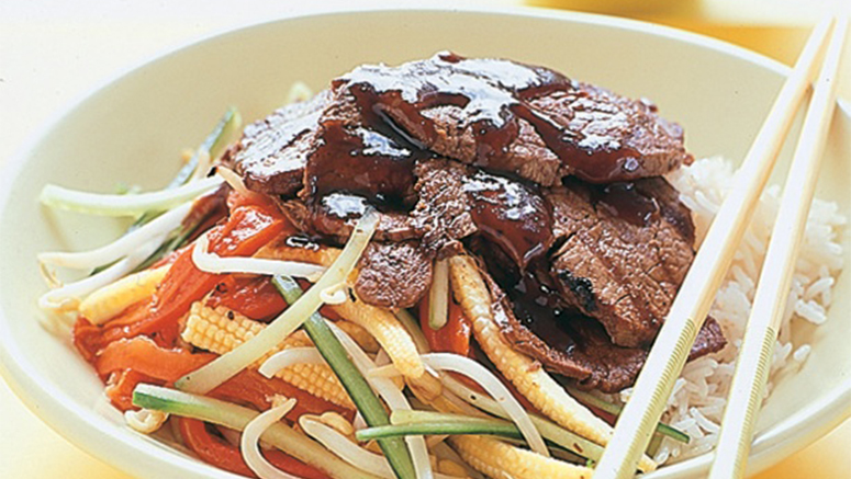 Oishii! Inilah resep Beef Teriyaki dengan salad jagung mini, yuk kita buat!