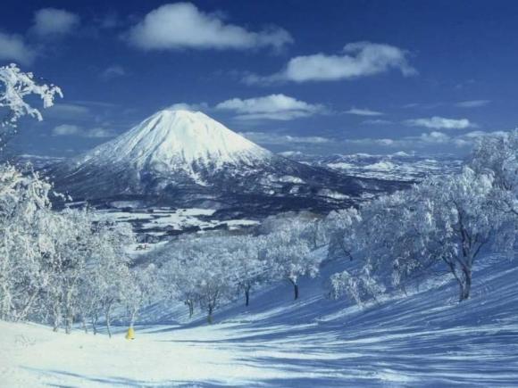 5 Lokasi Terbaik di Jepang untuk Berolahraga Ski & Snowboard
