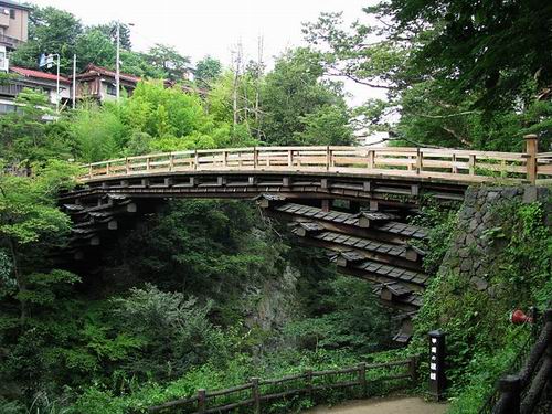 Inilah jembatan-jembatan yang menakjubkan untuk para pejalan kaki di Jepang (3)