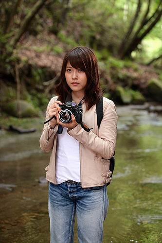 Kasumi Arimura ingin menjadi fotografer dalam film Natsumi’s Firefly