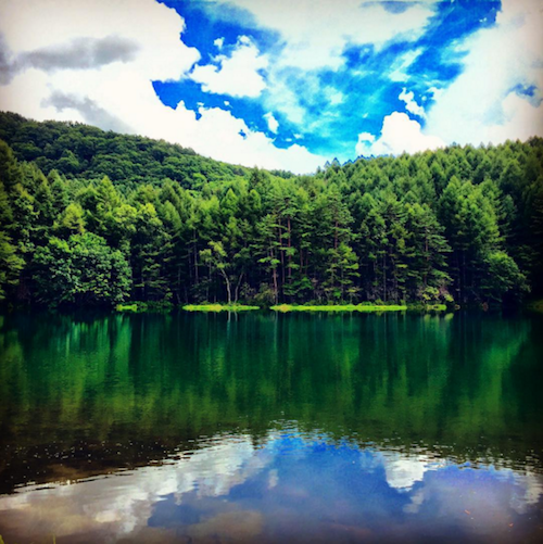Mishaka Pond di Nagano yang Seperti Cermin Ini Banyak Menjadi Inspirasi para Pencinta Seni