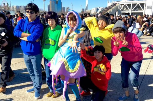 Para cosplayer dengan aneka kostum unik meriahkan hari pertama Comiket 89 di Jepang (5)