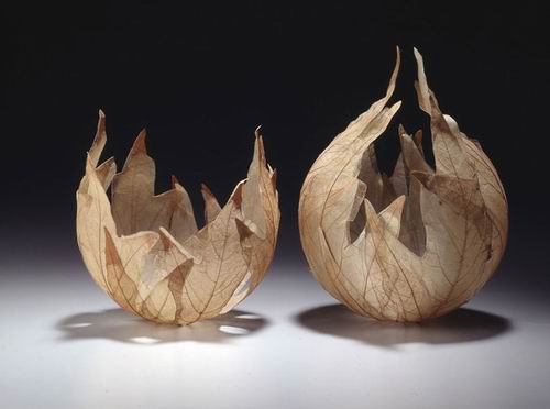 Sugoi! Seniman Jepang ciptakan mangkuk-mangkuk indah dari kerangka daun! (2)