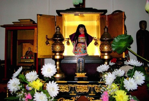 8 Kuil Seram Jepang - Boneka Okiku di Kuil Mannenji (Hokkaido)
