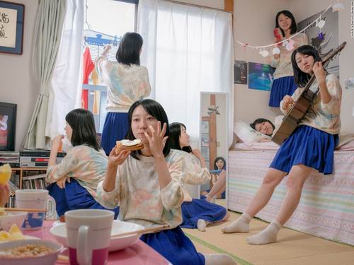 Fotografer Jepang ciptakan 'kloning' dari banyak orang dalam karya-karyanya (4)