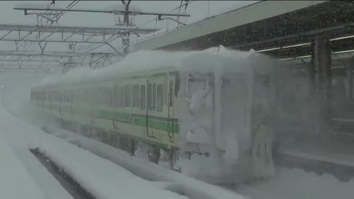 'Kegilaan' Apa Saja yang Baru Terjadi Saat Tokyo Dilanda Salju Lebat Kemarin Pagi