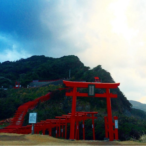 Kuil Motonosumi Inari: Keindahan Jepang yang Belum Banyak Ditemukan Turis