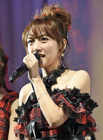 Minami Takahashi akan gelar konser kelulusan di Yokohama Stadium & tanggal kelulusannya ditunda
