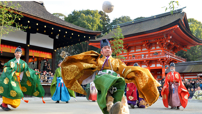 Seru! Kuil di Kyoto gelar permainan sepakbola kuno untuk merayakan Tahun Baru!