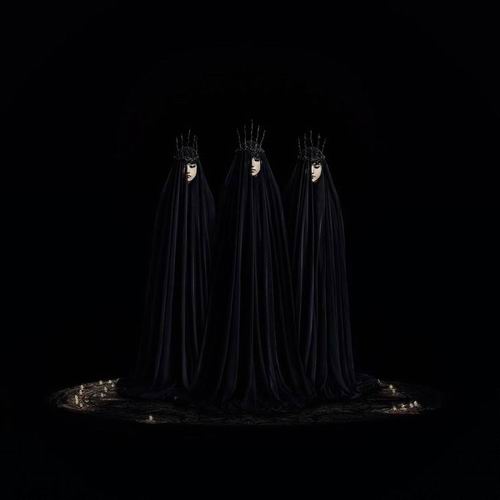 BABYMETAL tampil serba hitam dalam foto untuk album terbaru (1)