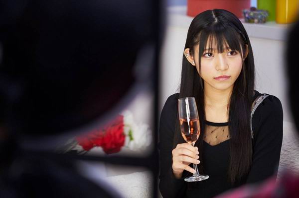 Hitomi Noda dari READY TO KISS Siap Menciummu Dalam Iklan Online Wine Non-Alkohol (1)
